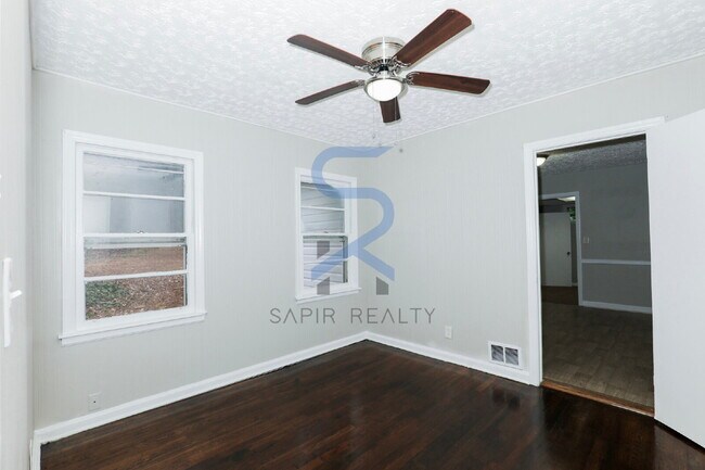 Building Photo - Perfect for Families! 3BR/2BA in Belvedere Park, Decatur