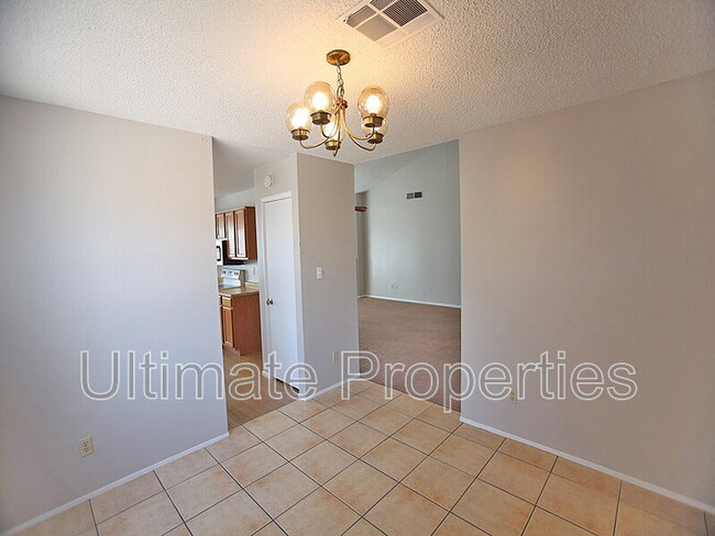 Building Photo - 1803 W Barrow Dr