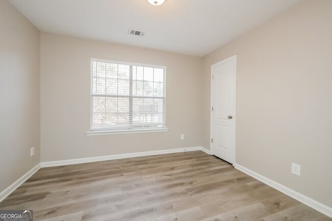 Building Photo - 846 Crabtree Ct