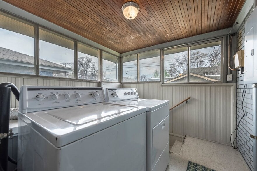 Building Photo - 409 E Coatsville Ave