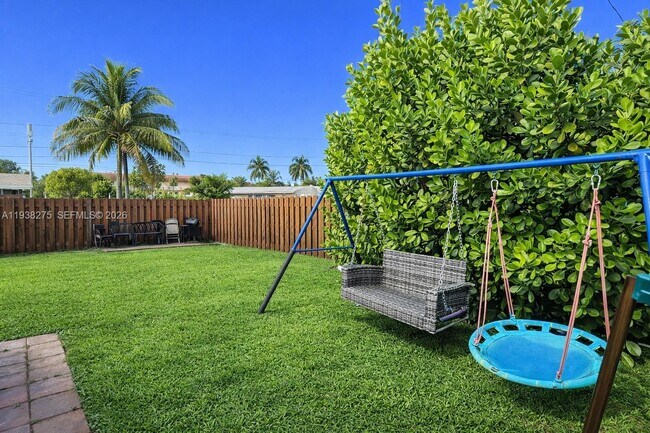 Building Photo - 2671 NW 87th Ln