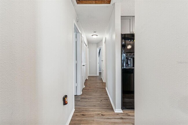 Building Photo - 2101 W Cherry St