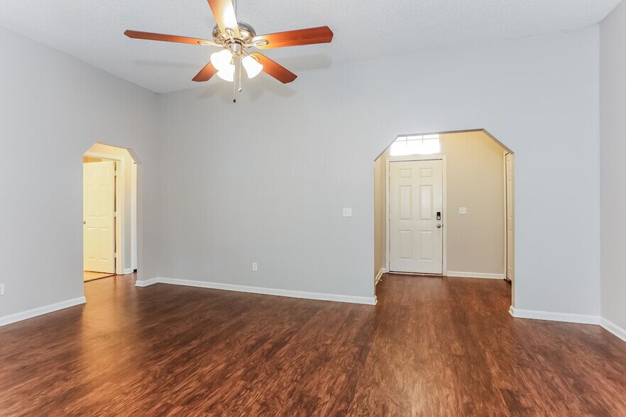 Building Photo - 3250 Guernsey Ct
