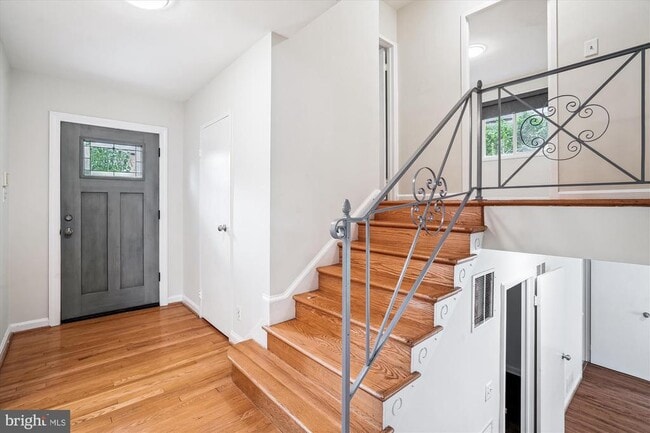 Building Photo - 4503 Traymore St