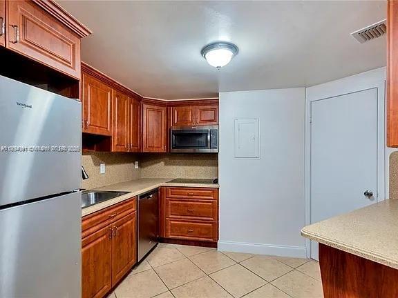 Building Photo - 905 Brickell Bay Dr