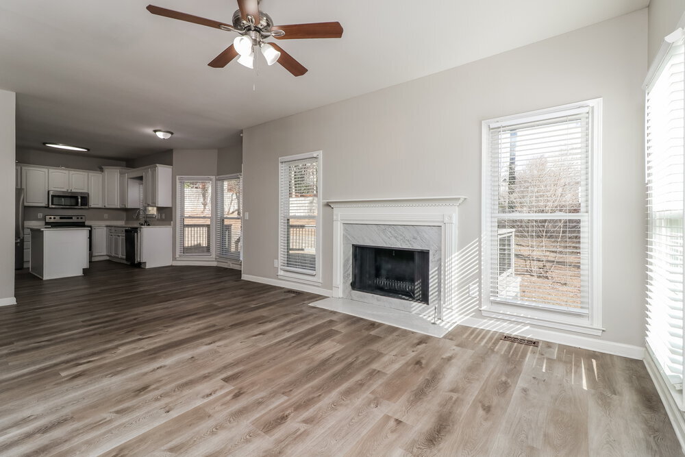 Building Photo - 245 St Martins Dr SE