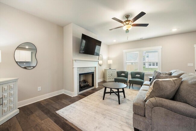 Building Photo - 2117 Firelight Wy