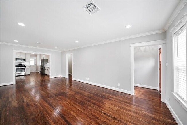 Building Photo - 813 Woodard St