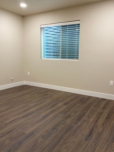 Building Photo - Across from Central Park, 3 bed/4 bath Townhome AVAILABLE 9/1/26