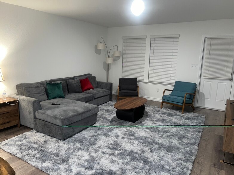 Building Photo - 8123 Hamrick Cir