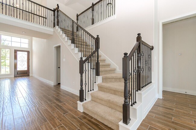 Building Photo - 3410 Willow Cres Ct