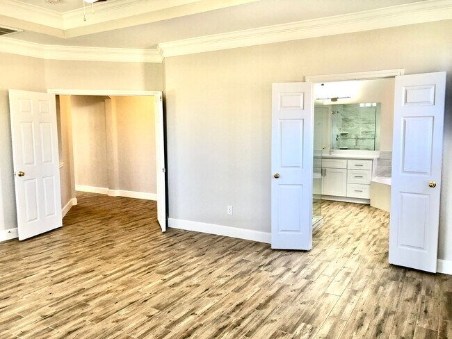 Building Photo - 5711 Silver Bay Ct