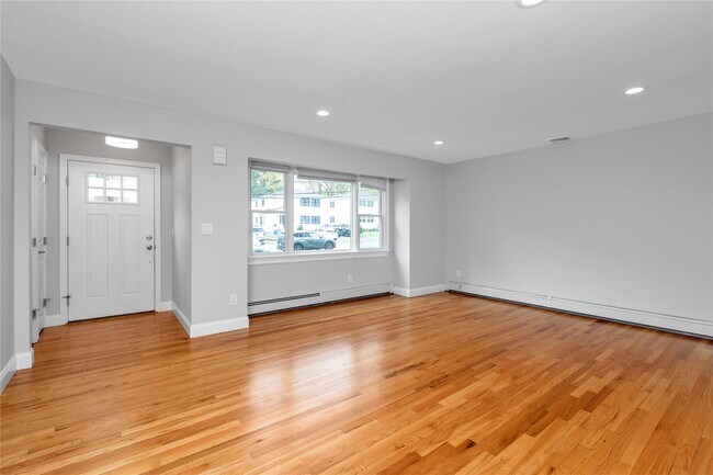 Building Photo - 38 Dunes Ln