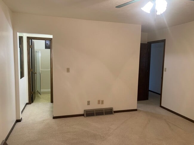 Building Photo - Looking for country living? Check out this...