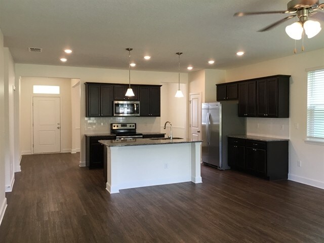 Building Photo - 3080 Creek Village Ln