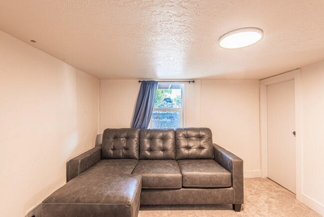 Building Photo - 343 E Coatsville Ave