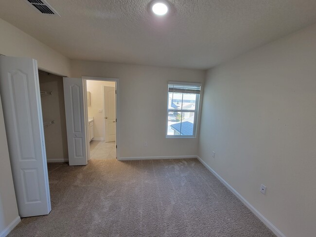 Building Photo - 7635 Legacy Trl