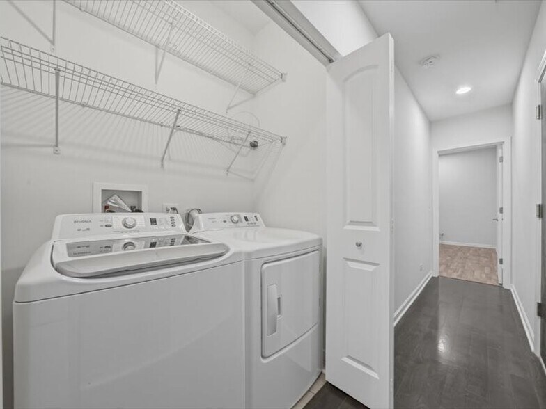 Building Photo - 4115 S Drexel Blvd