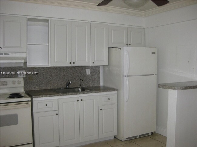 Building Photo - 11 SW 32nd Ave