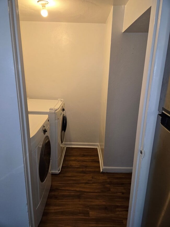 Building Photo - Move In Ready!!