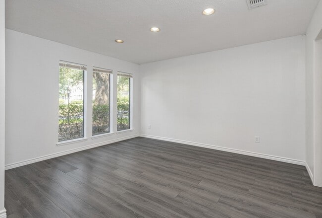 Building Photo - 4011 Flint Creek Dr