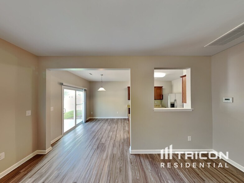 Building Photo - 2047 Aragon Lane