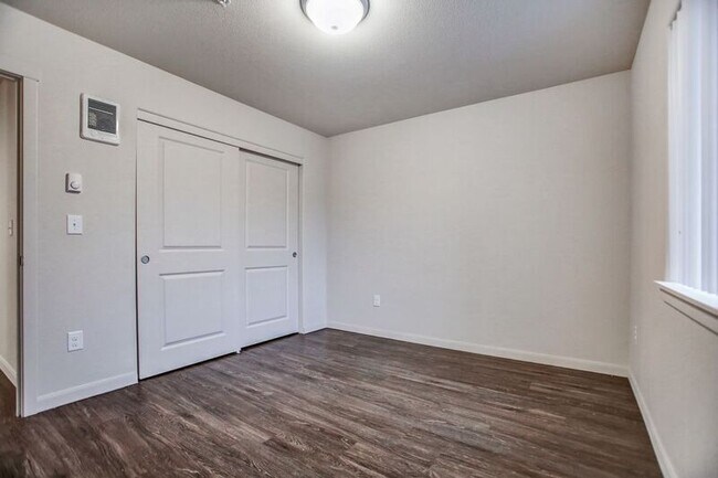 Building Photo - 245 SE 146th Ave