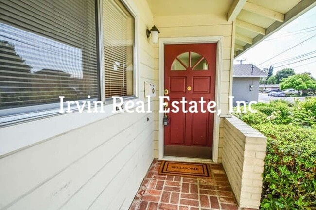 Building Photo - Nice 4 Bedroom Rancher