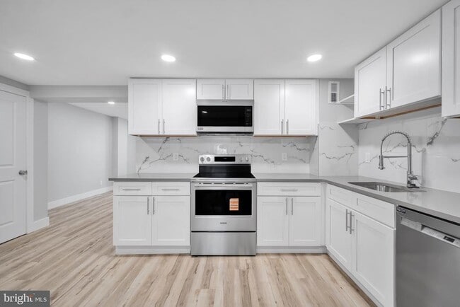 Building Photo - 123 Ford St