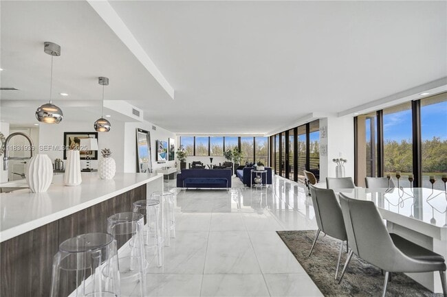 Building Photo - 900 NE Spanish River Blvd