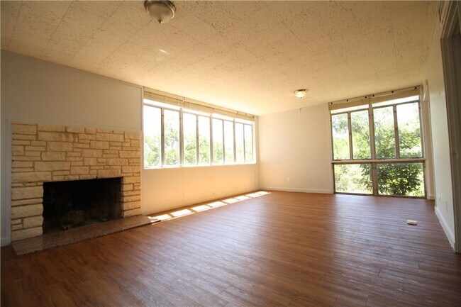 Building Photo - 2410 Pemberton Pkwy