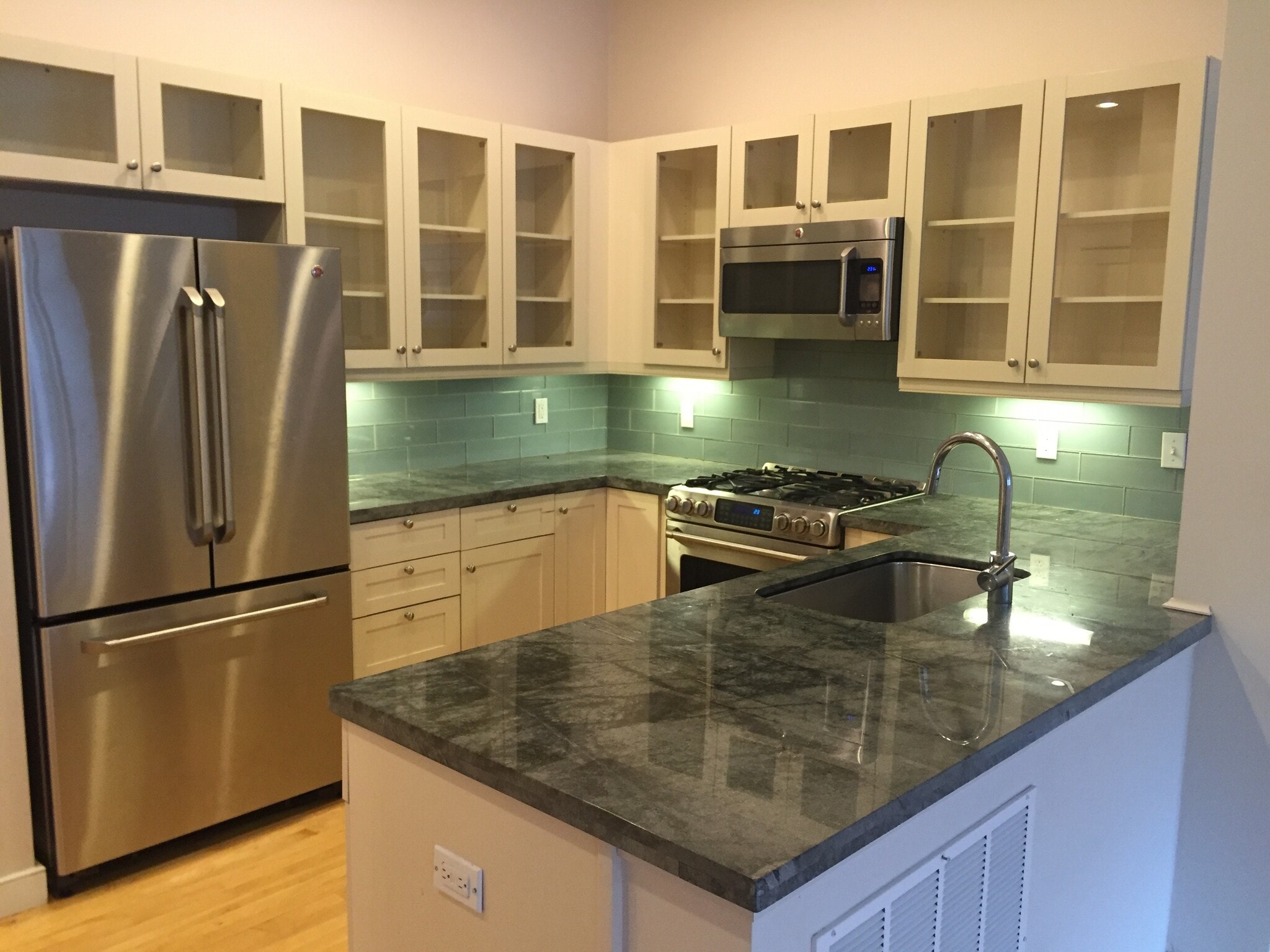 Building Photo - 75 Hamilton St