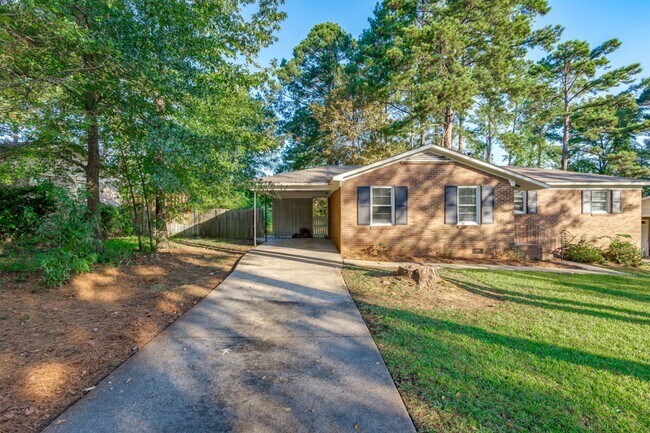 Building Photo - Beautifully updated, all-brick home locate...