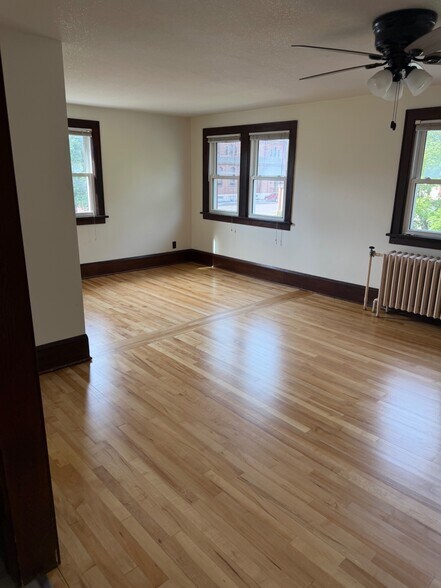 Building Photo - 515 N Dewey St