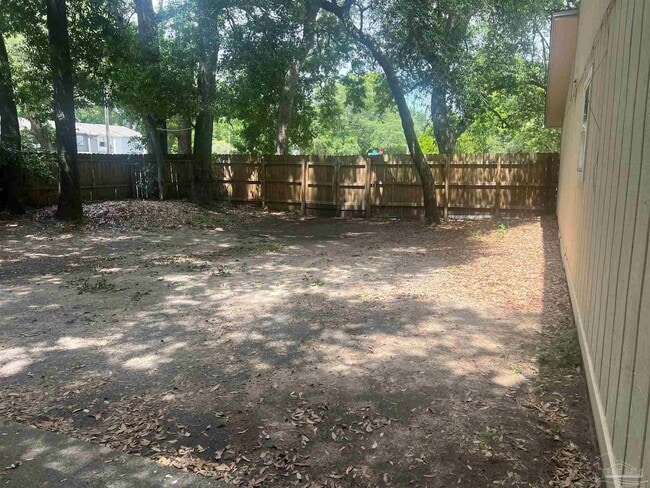Building Photo - 7150 Dogwood Terrace Dr