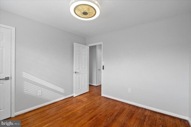 Building Photo - 7845 Brompton St