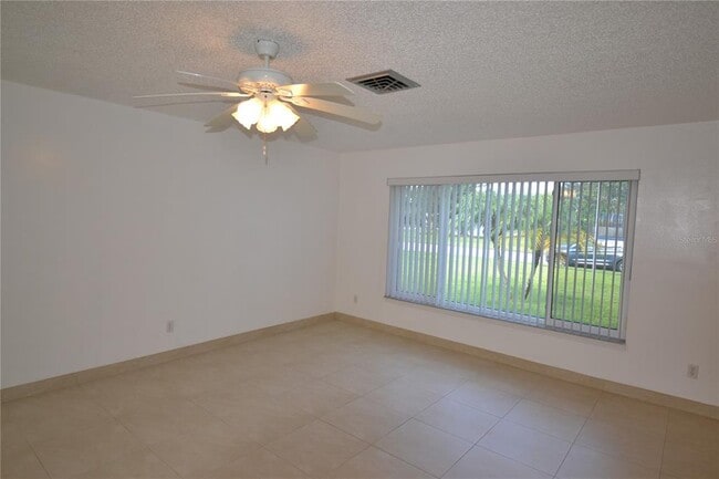Building Photo - 2357 White Oak Cir