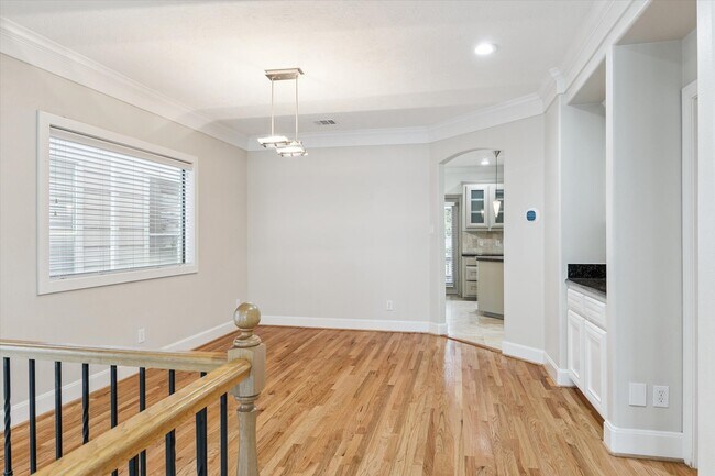 Building Photo - 2103 Hazard St