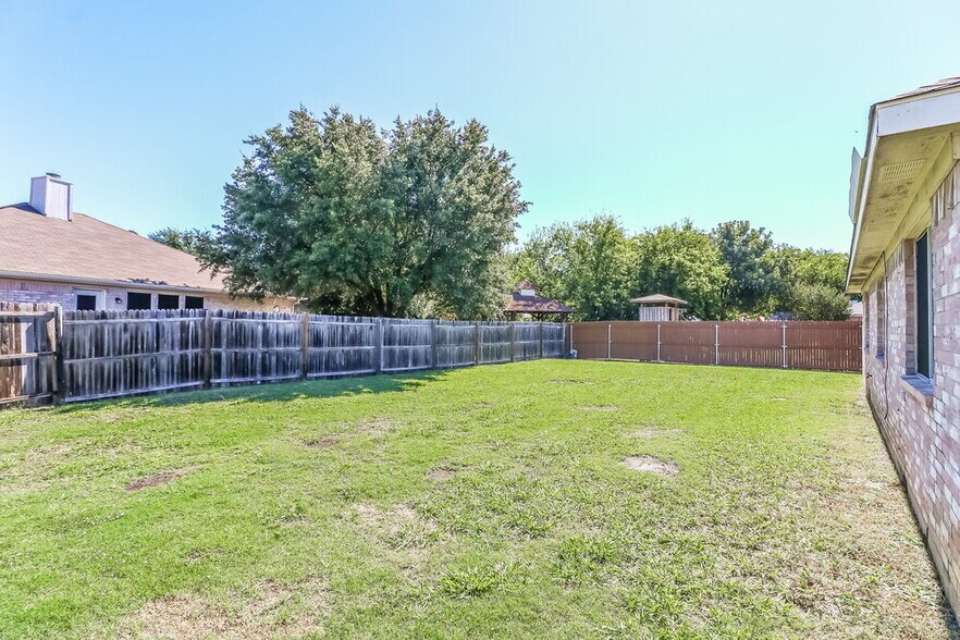 Building Photo - 1101 Darren Dr