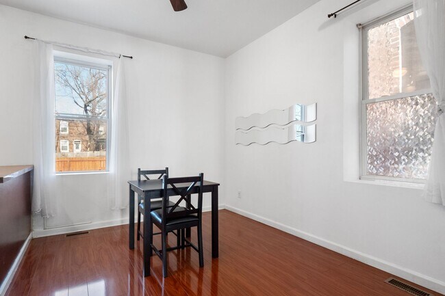 Building Photo - 2 Story Home in Botanical Heights (Optiona...