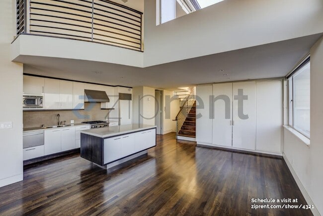 Building Photo - 921 Elizabeth St