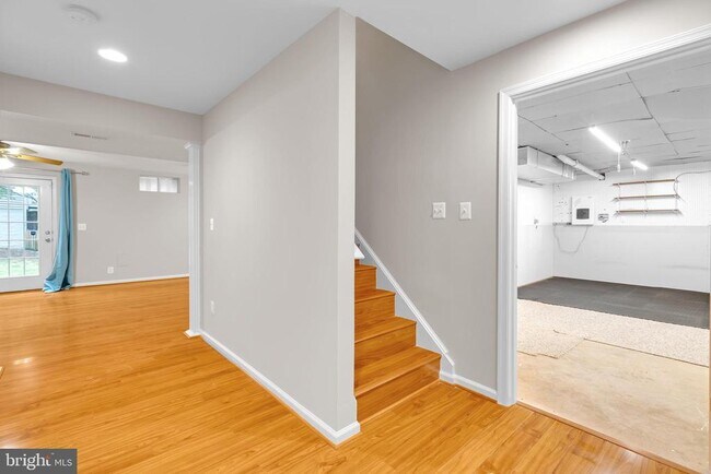 Building Photo - 10495 Wharfdale Pl