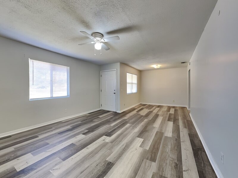 Building Photo - 1527 S Central Ave