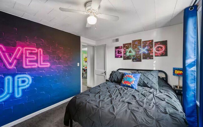 Building Photo - 9519 Preston Ave