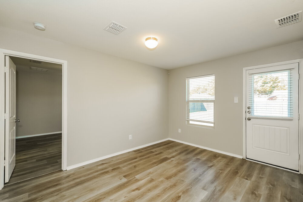 Building Photo - 1153 Skyline Dr