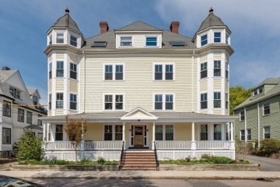 Building Photo - 185 Davis Ave