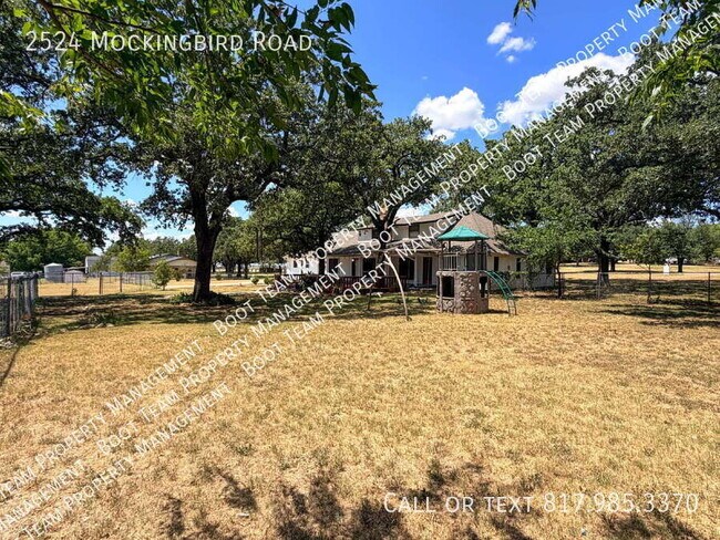 Building Photo - 2524 Mockingbird Rd