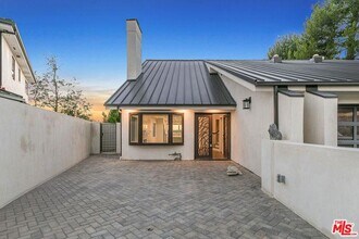 Building Photo - 1716 Vía La Paz, Burbank, CA 91501 - 4 BR 4 BA house