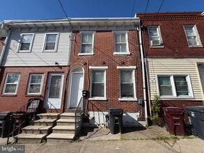 Building Photo - 1114 Lancaster Ave