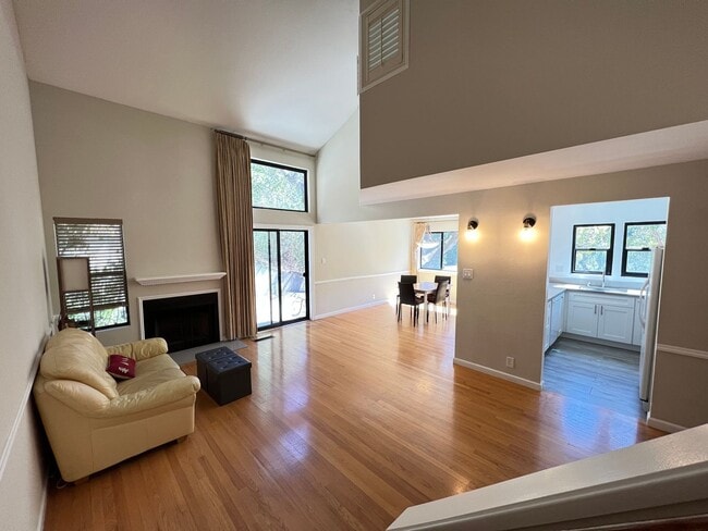 Building Photo - Great Natural light, Treetop Views with 2 Primary Suites plus OFFICE and a 2 car garage, It is li...